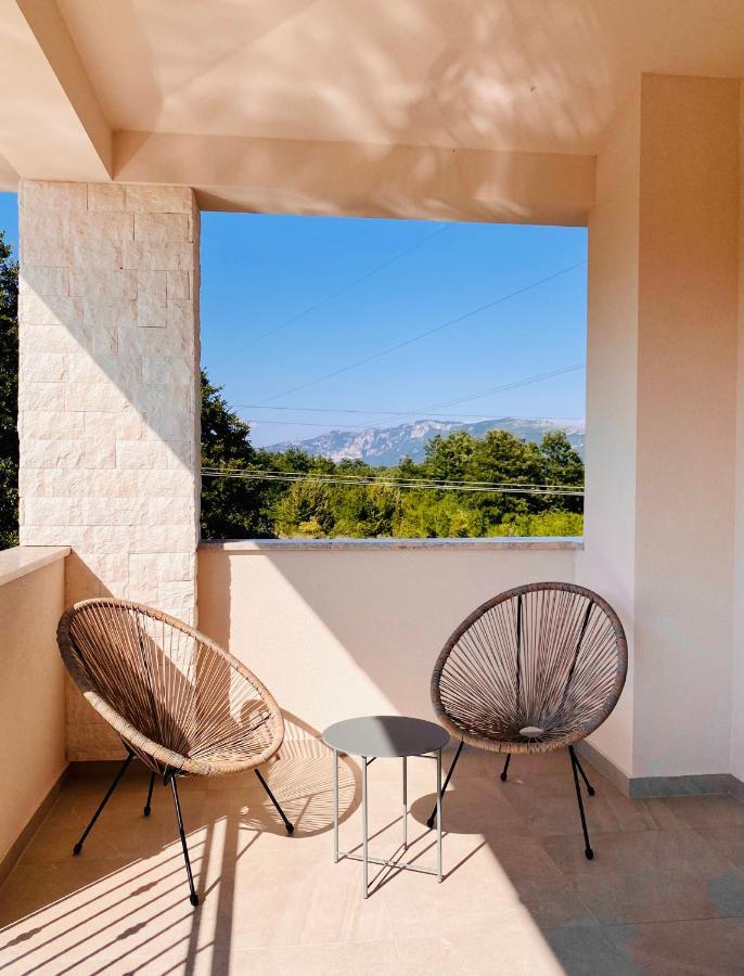 Villa Fluggi Near Labin Santalezi Exterior foto